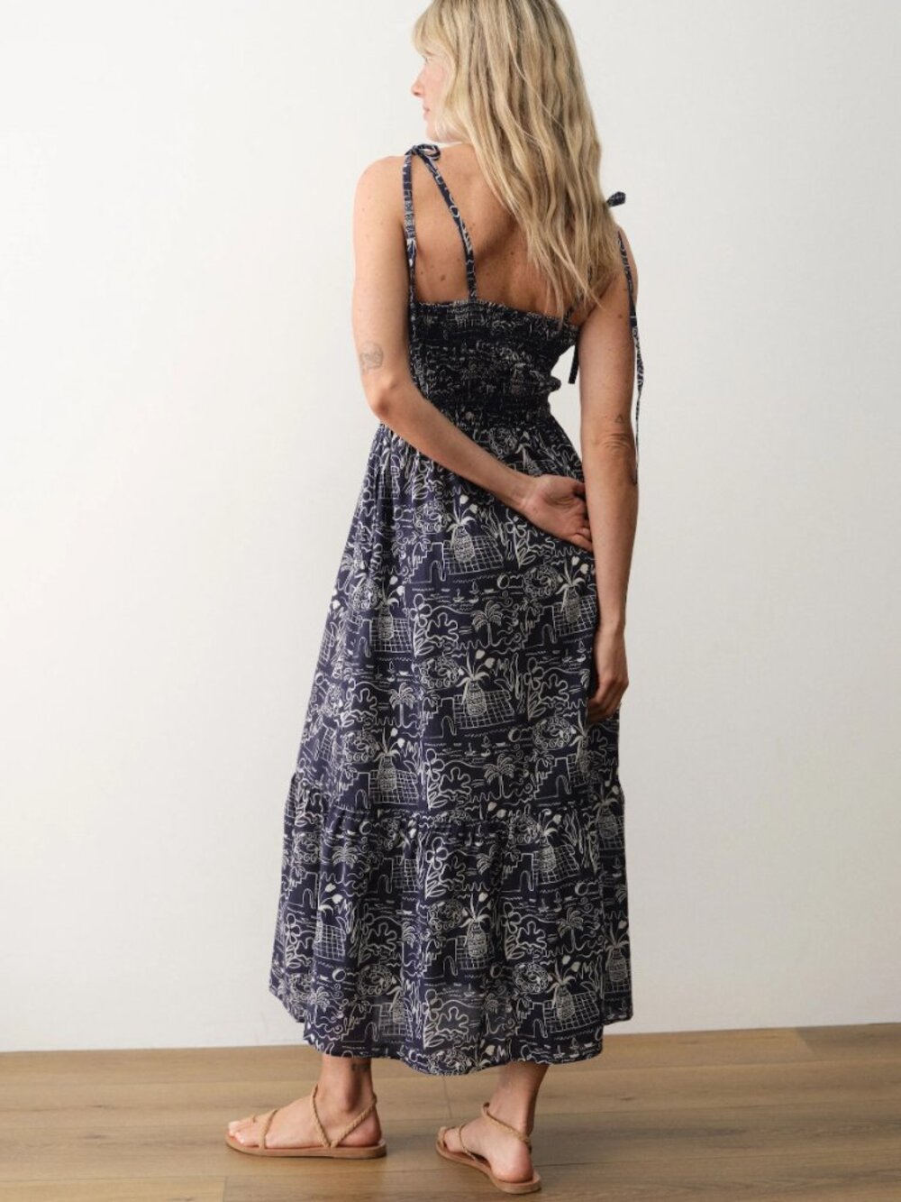 Marine Layer Carmen Smocked Dress in Flores Print, Size Medium - Picture 4 of 8